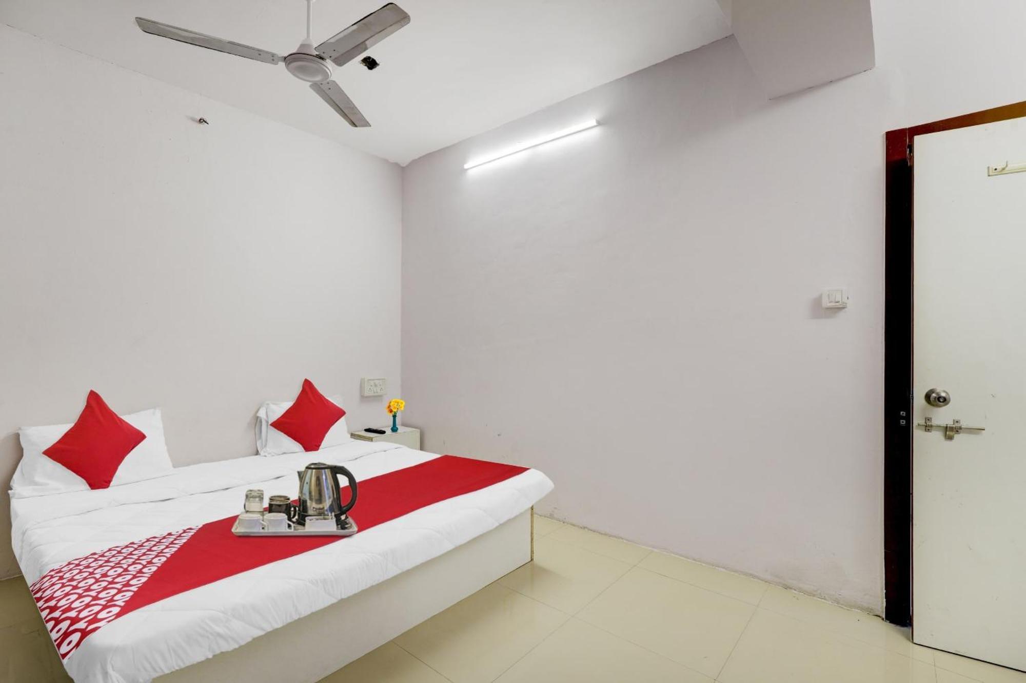 Hotel O Cozy Rooms Súrat Exteriér fotografie