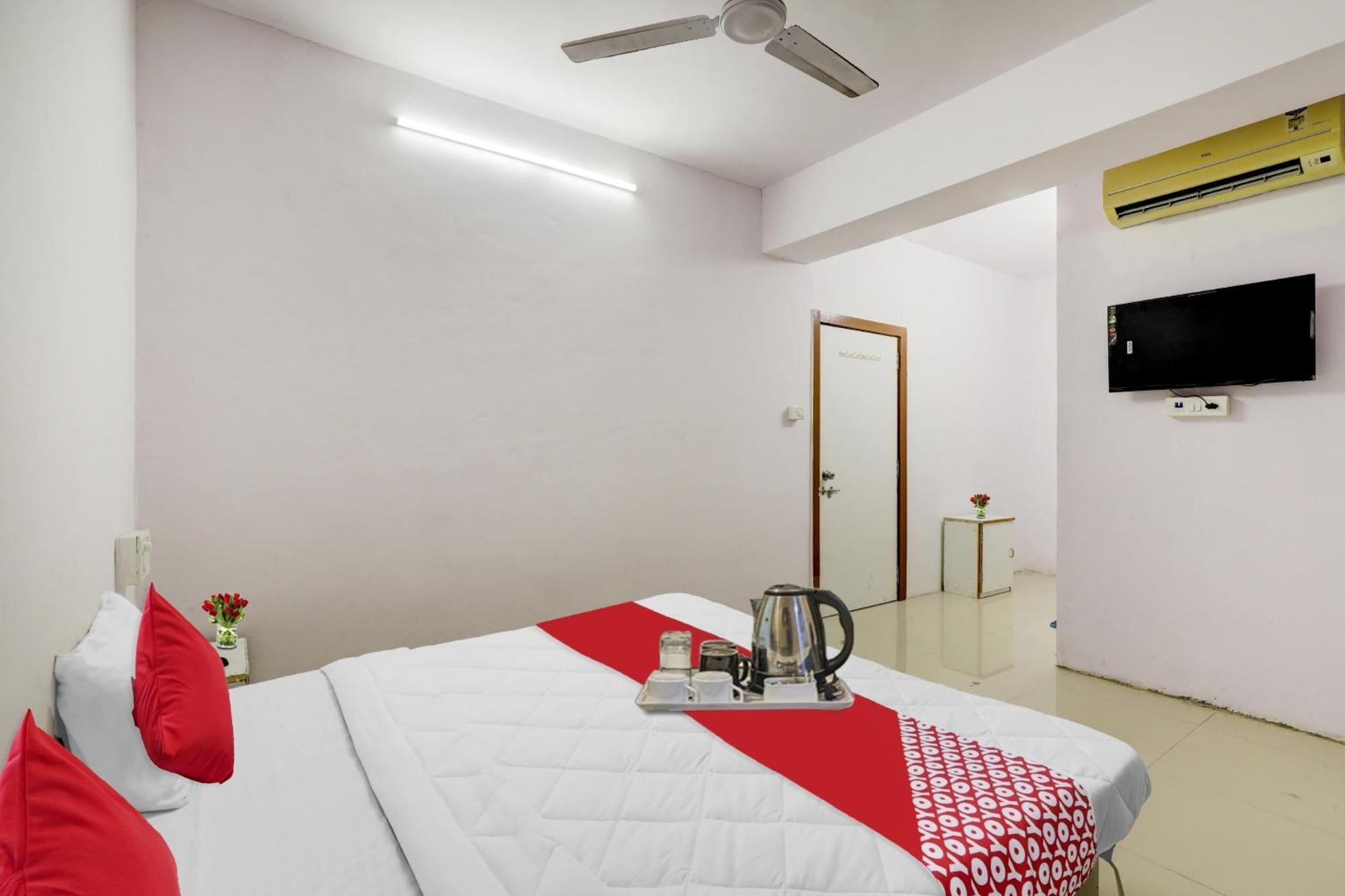 Hotel O Cozy Rooms Súrat Exteriér fotografie