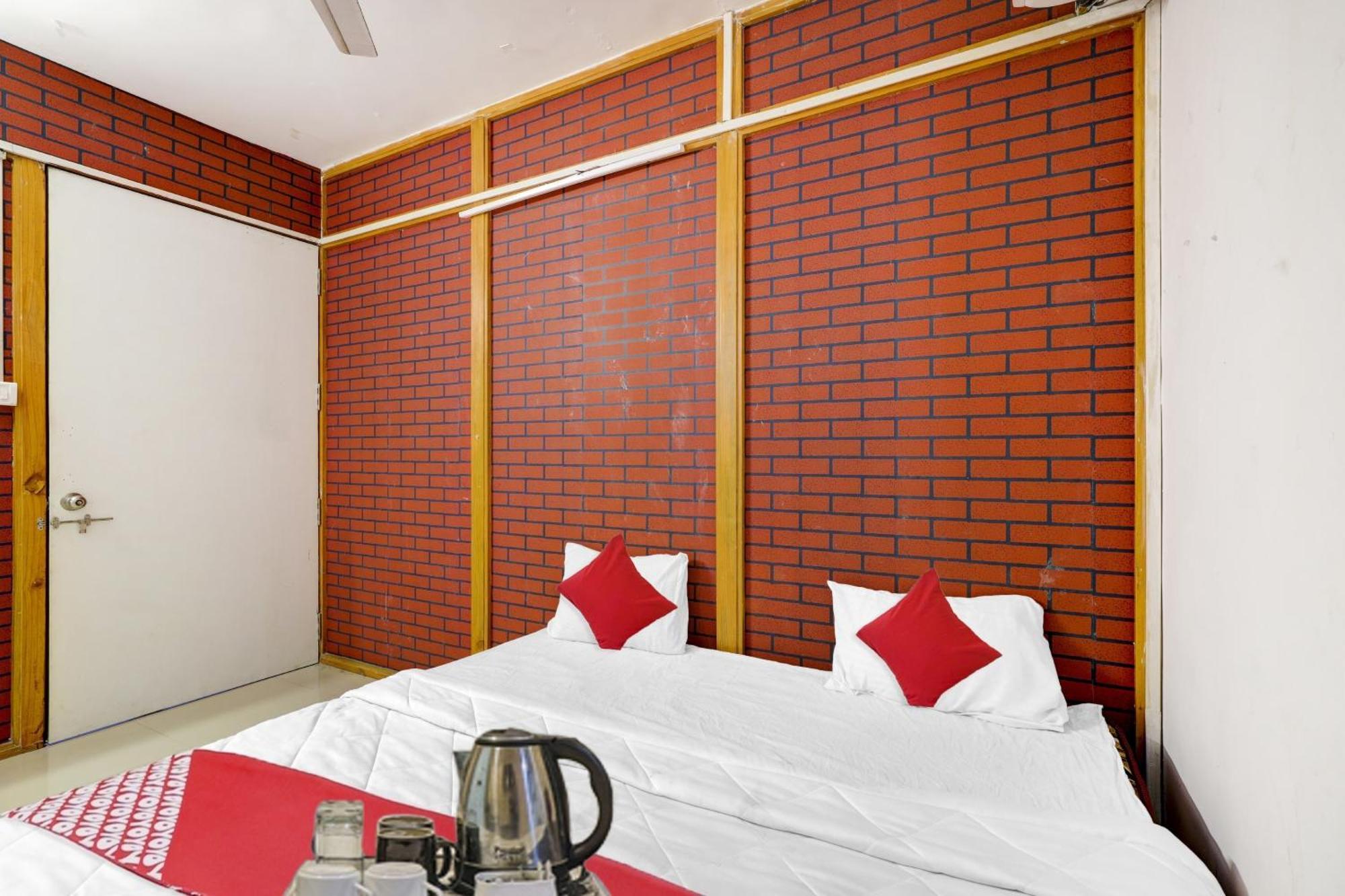 Hotel O Cozy Rooms Súrat Exteriér fotografie